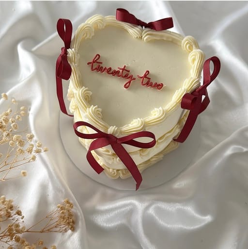 6-Inch Heart Cake (Two Layers with Ribbon)