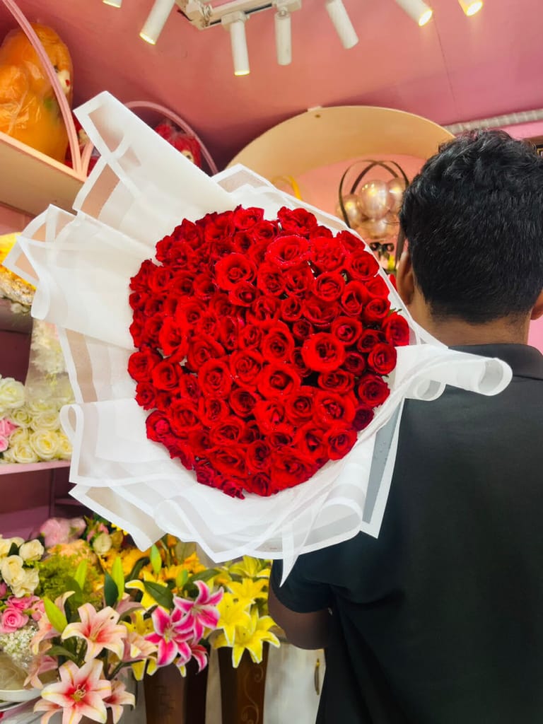 100 Rose Bouquet
