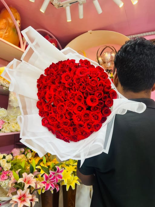 100 Rose Bouquet 