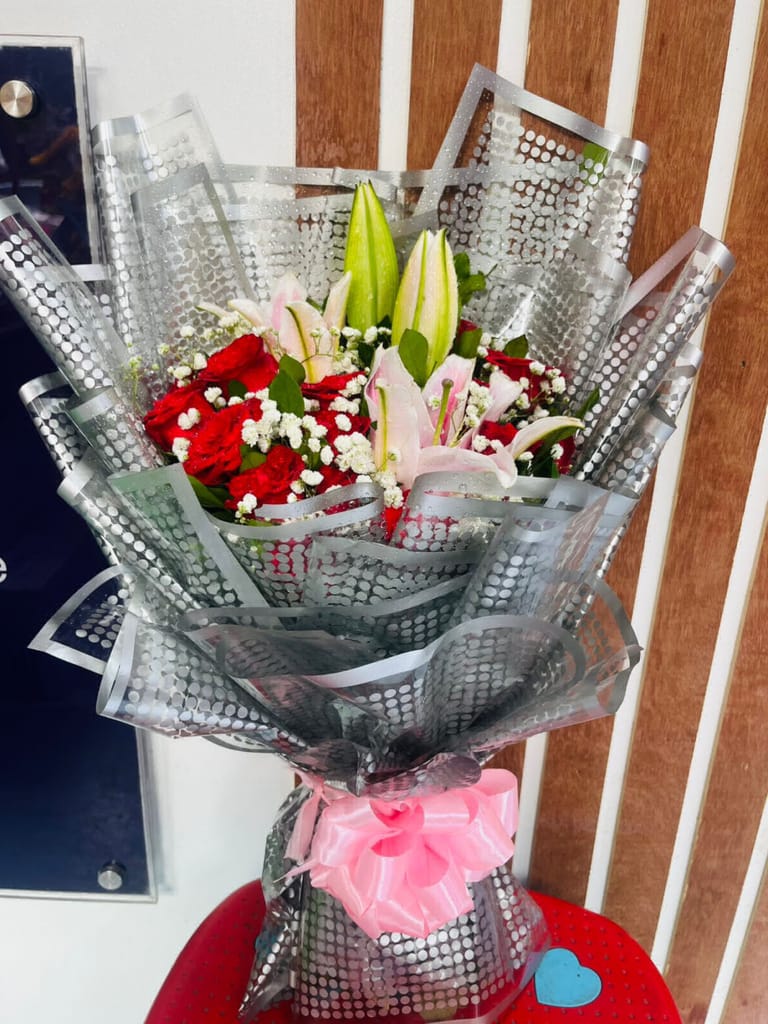 Lily & Roses - Image 5