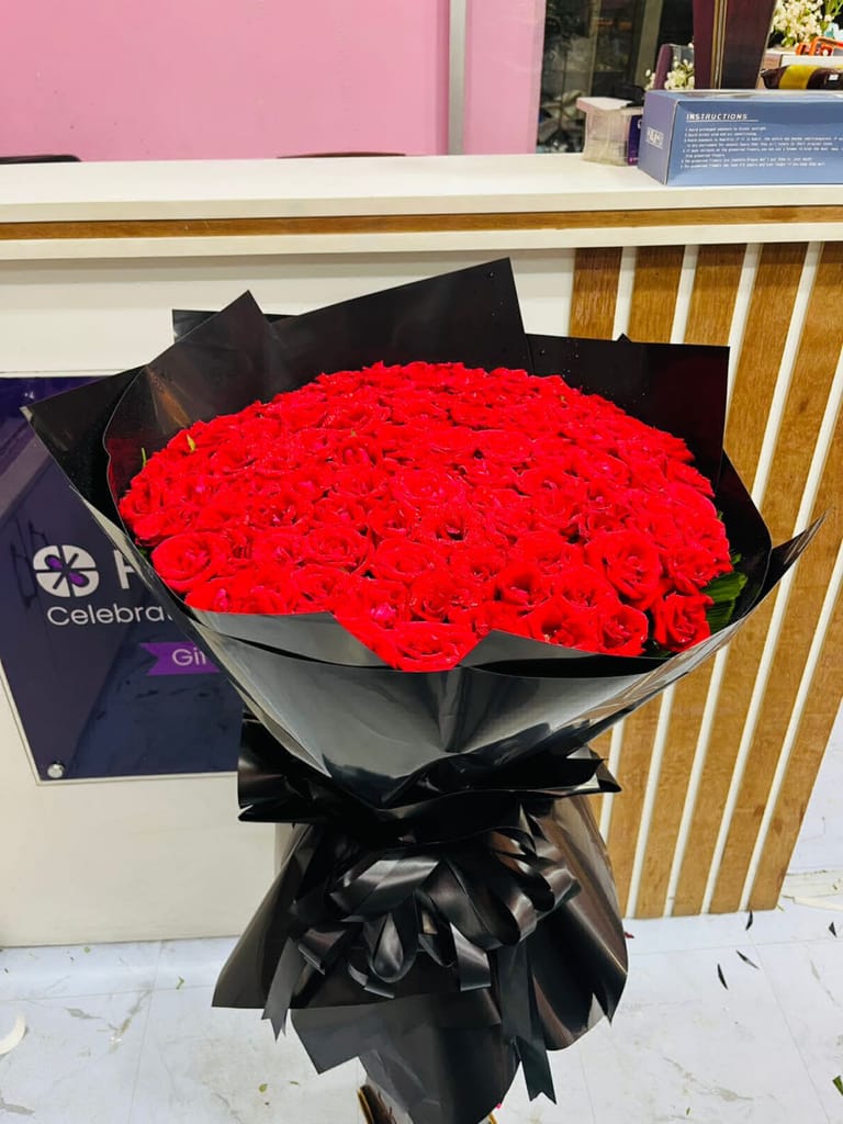 100 Rose Bouquet - Image 3