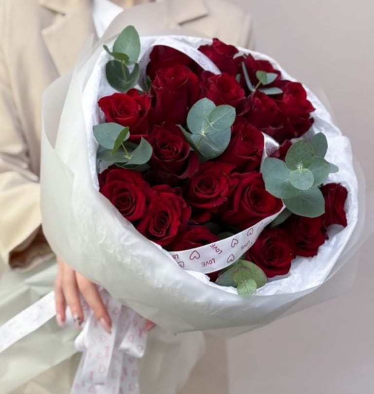 Red Roses (27pcs) - Image 1