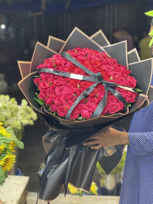 100 Red Roses