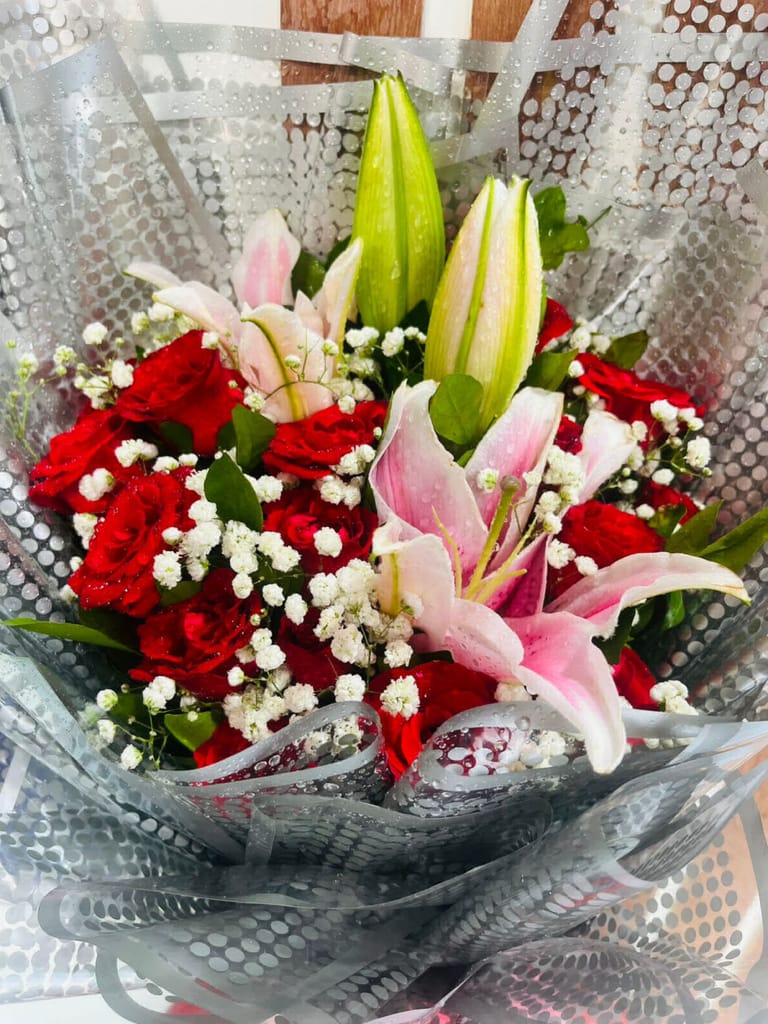 Lily & Roses - Image 4