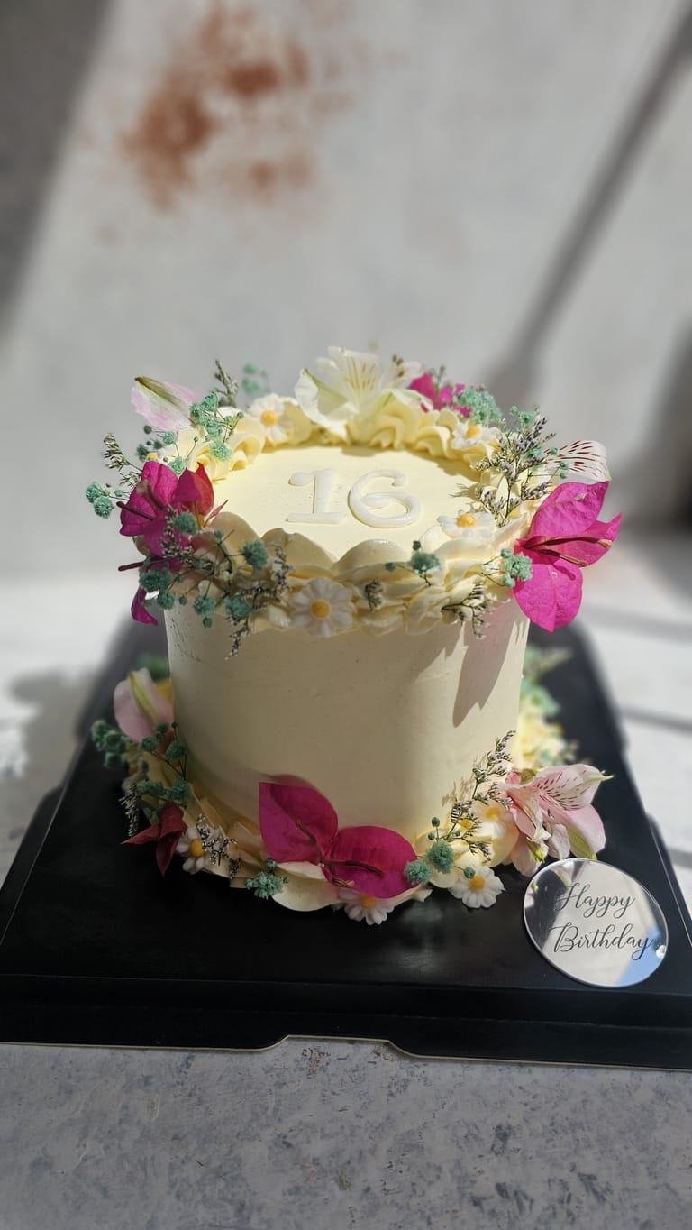 Floral Cake - Image 1