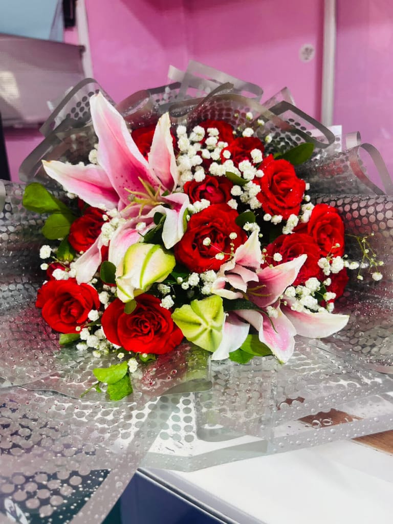 Lily & Roses - Image 3