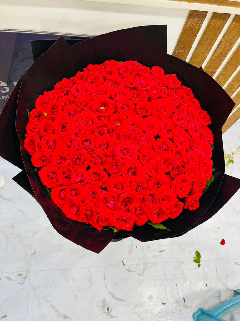 100 Rose Bouquet - Image 1