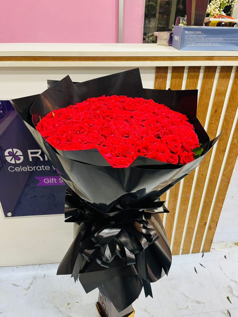 100 Rose Bouquet - Image 4