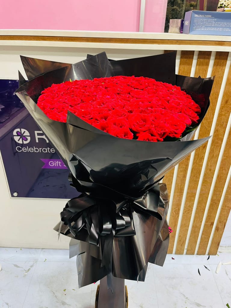 100 Rose Bouquet - Image 6