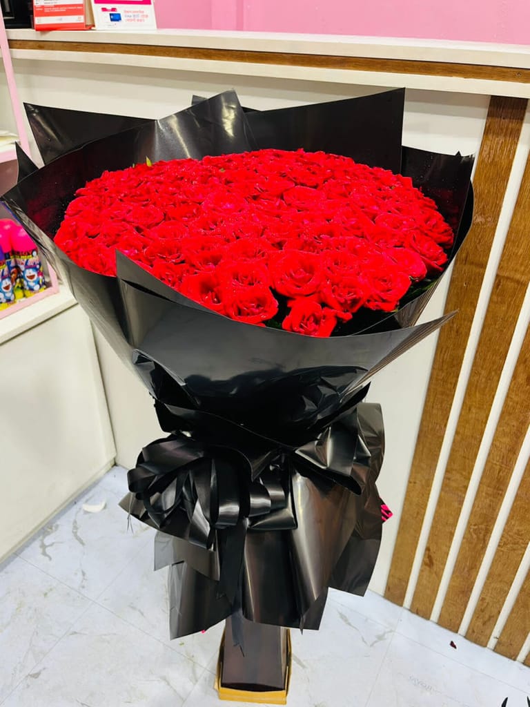 100 Rose Bouquet - Image 5