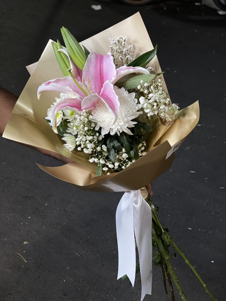 Mini Lily Bouquet - Image 2