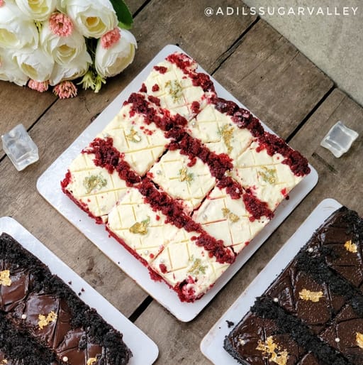 Res velvet pastry with cream cheese