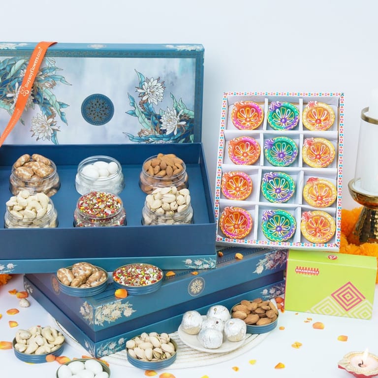 Diwali Gift Hamper with Diya Set - Image 3