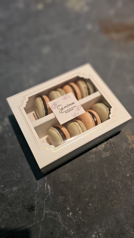Signature Macarons