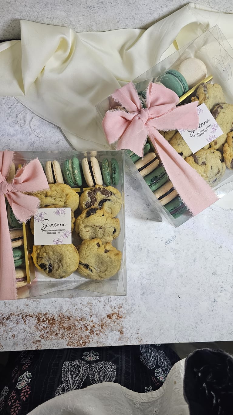 Cookies and Macarons - Image 1