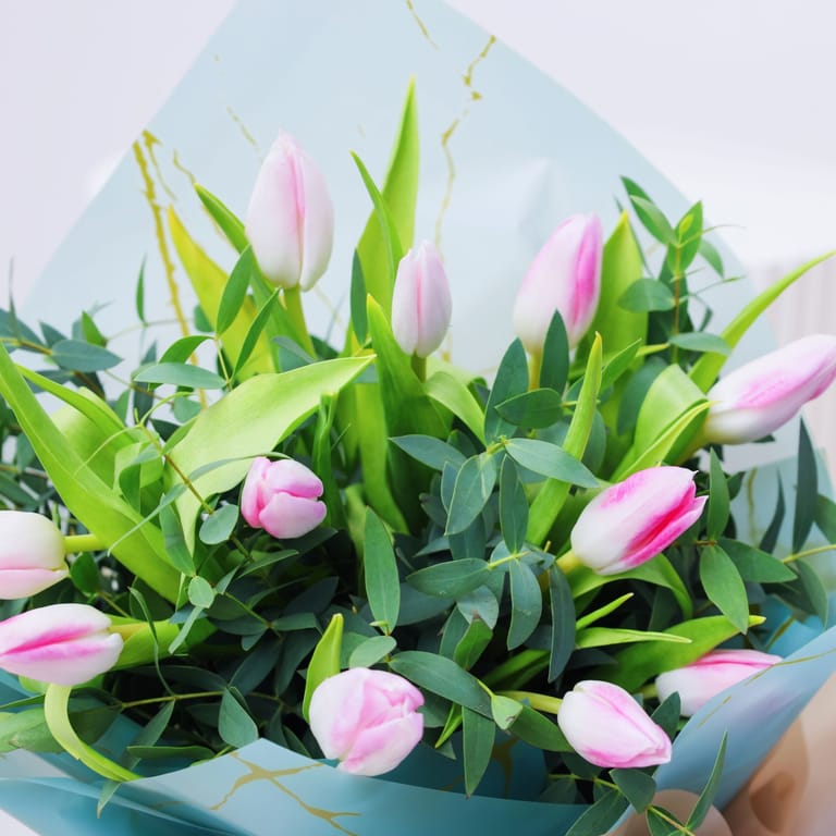 Pink Beauty 11 Tulips - Image 3