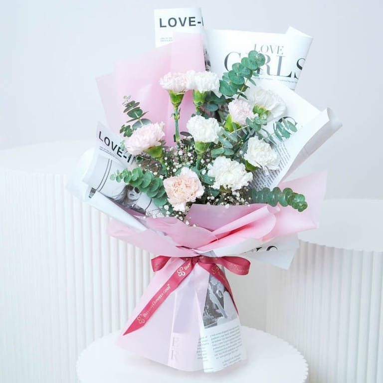 Candy 9 Carnations - Image 1