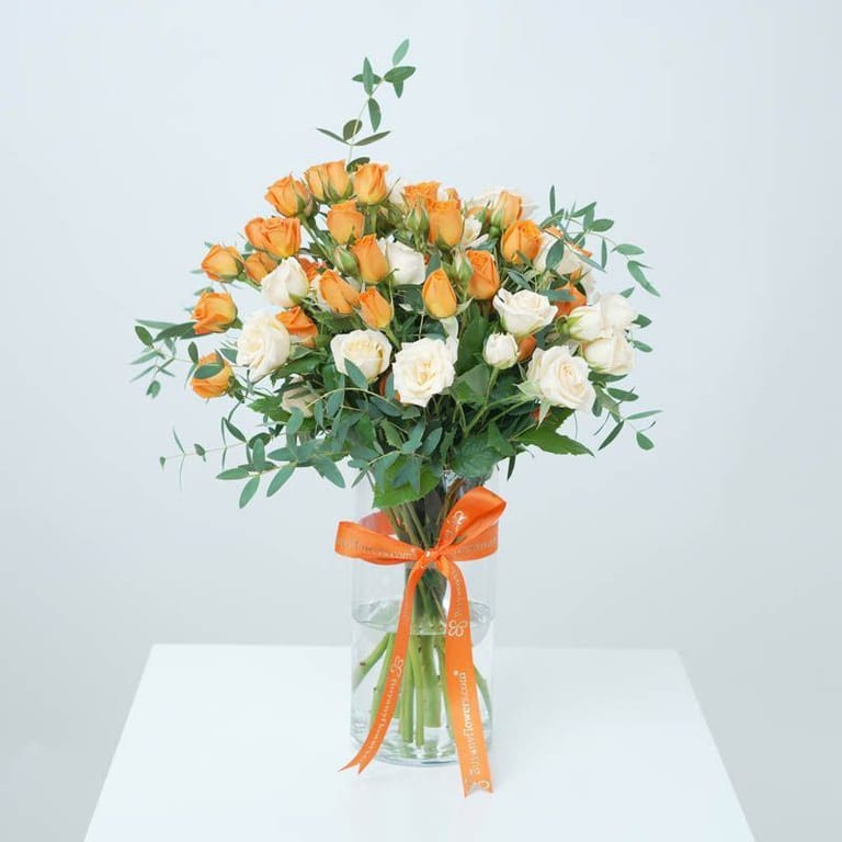 Fantastic 11 Baby Roses In Vase - Image 1