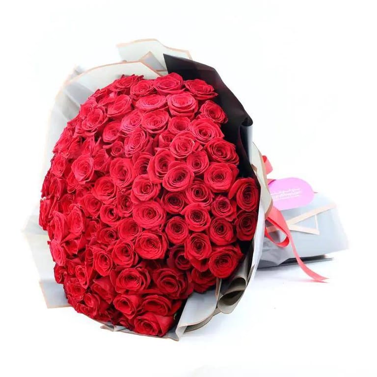 Love Story 101 Red Roses - Image 4