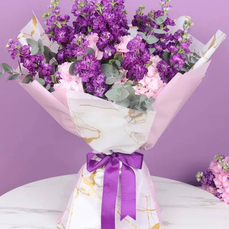 Standing Beauty 21 Matthiola & Hydrangea - Image 2