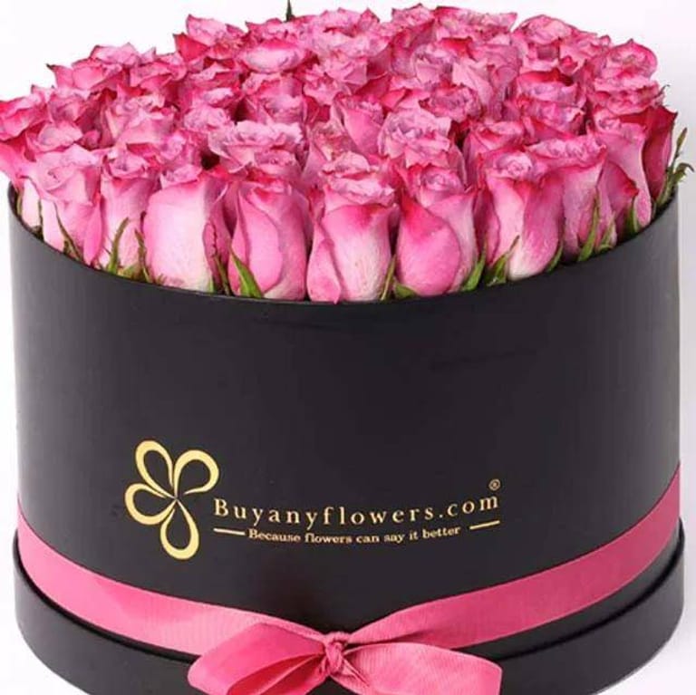 Lilac Roses Round Black Deluxe - Image 2