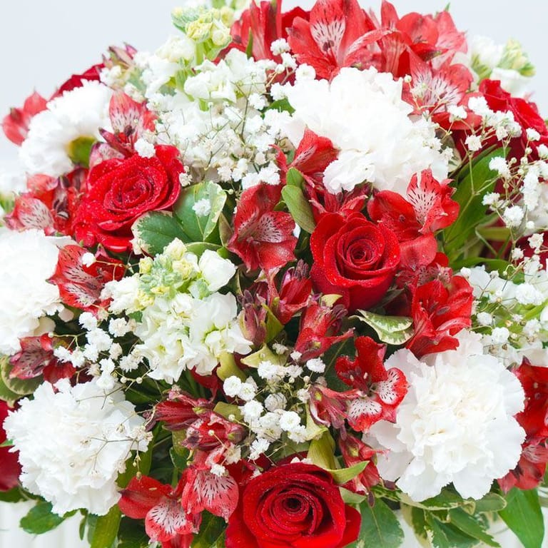 Red and White Flower Arrangement - Image 2