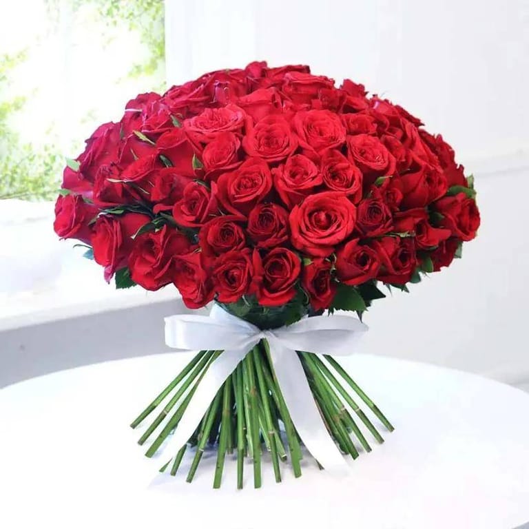 Roses with Black Forest Cake - Image 1