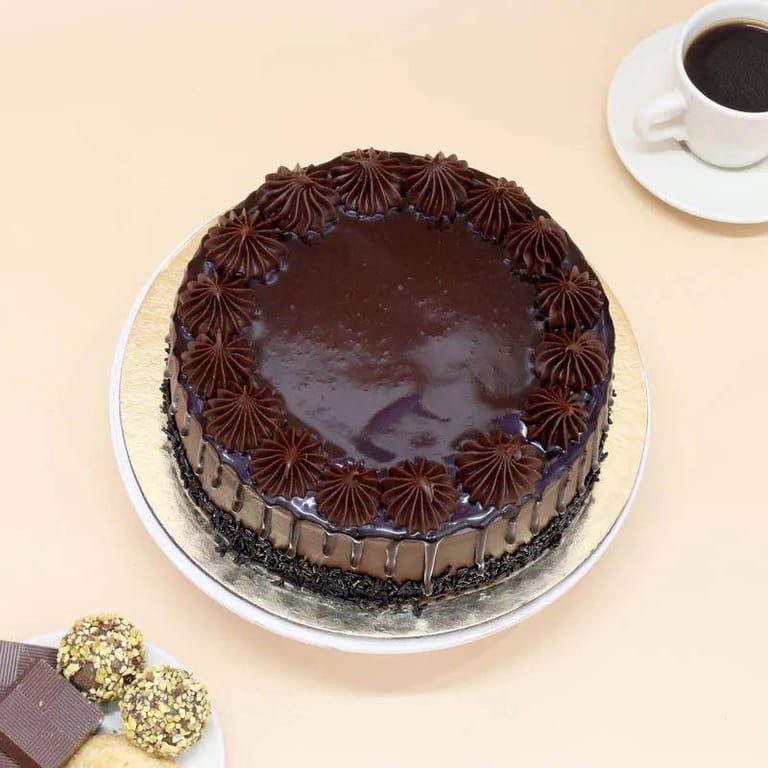 Chocolate Cake - Image 4