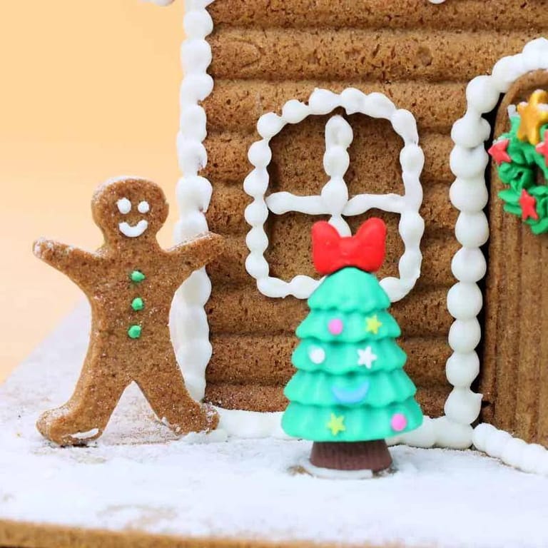 Gingerbread House Cake - Image 2