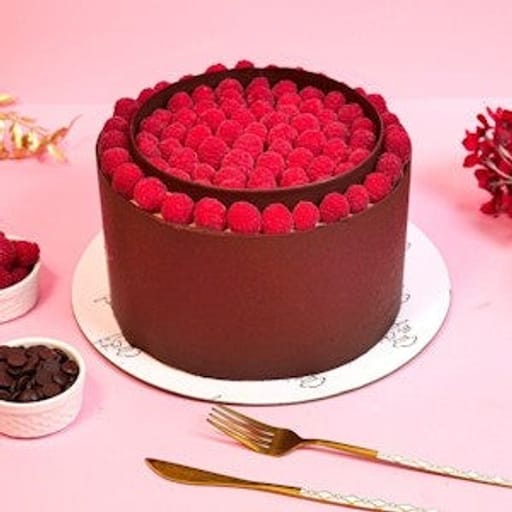 Chocolate x Raspberry Cake