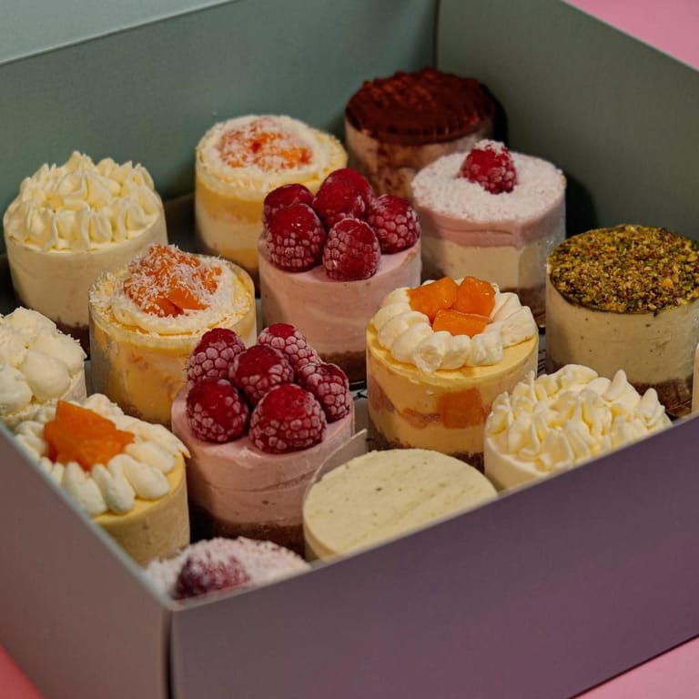 Mini Cheese Cake Box - Image 2