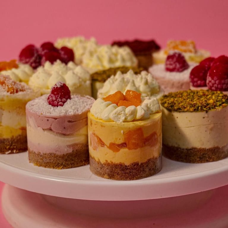 Mini Cheese Cake Box - Image 3