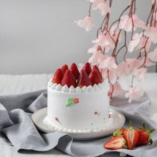 Bento Strawberry Cake