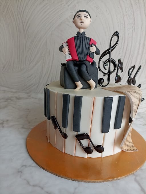 Accordion Serenade Cake