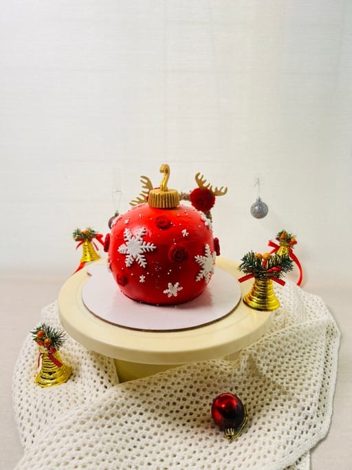 Christmas Bulb Cake 1kg