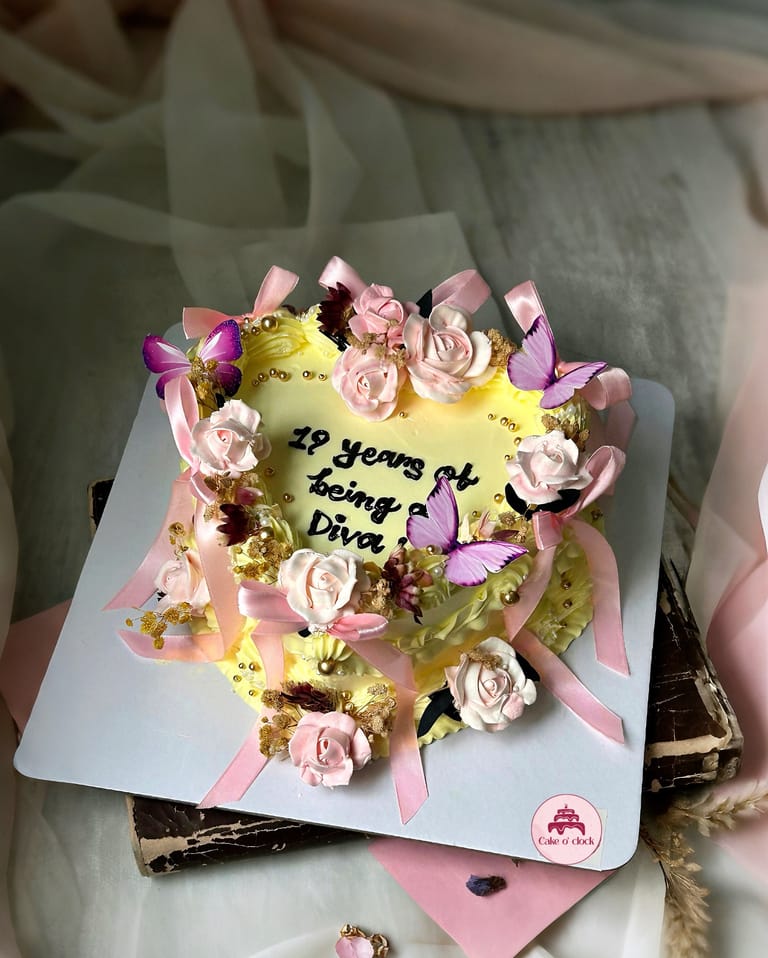 Love shape cake - Image 2