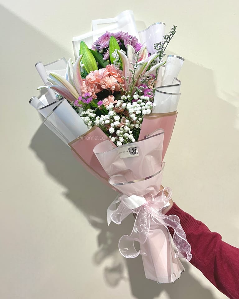 Mini Mixed Lily Bouquet - Image 1