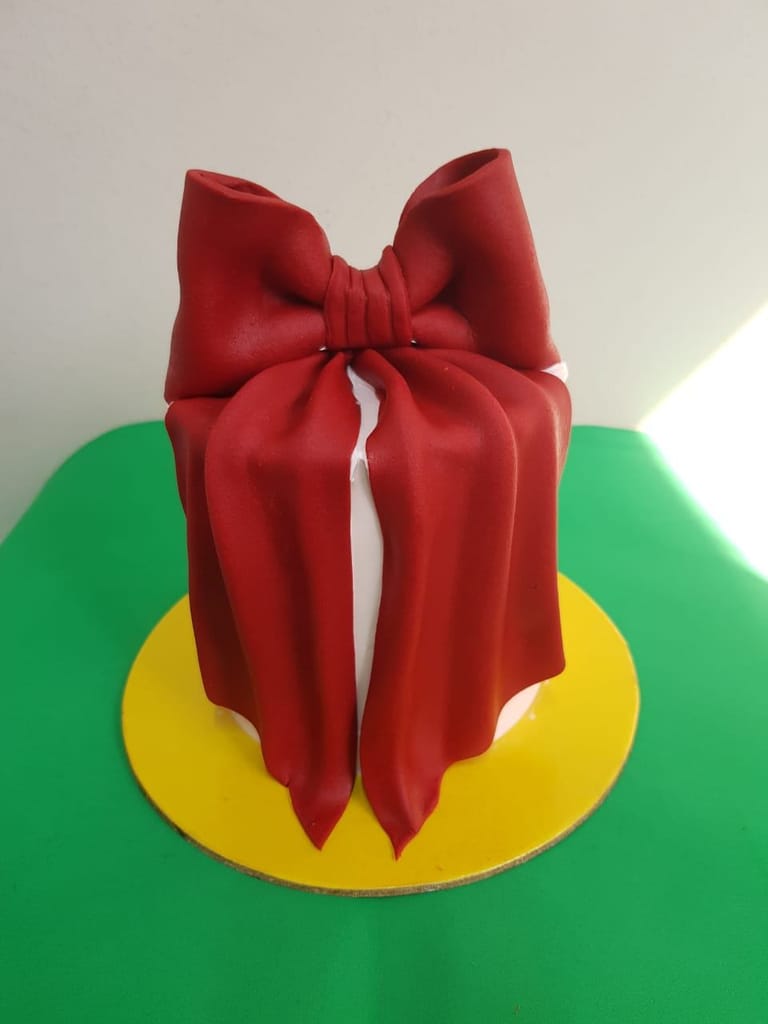 Bow Theme Cake - Image 3