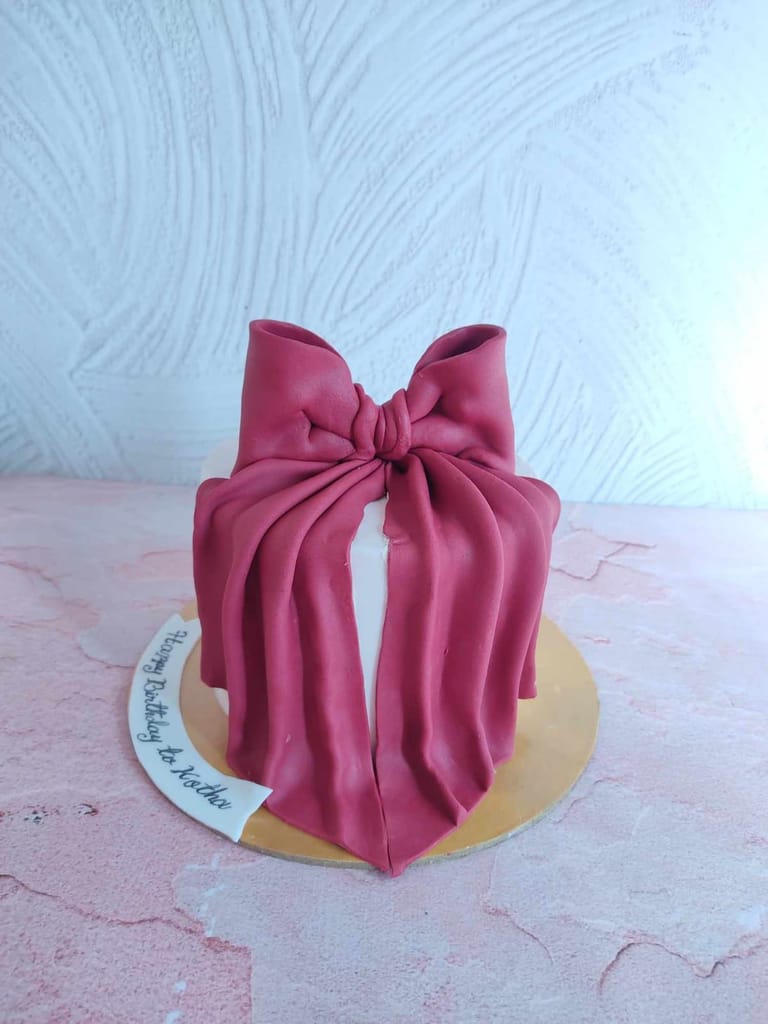 Bow Theme Cake - Image 4
