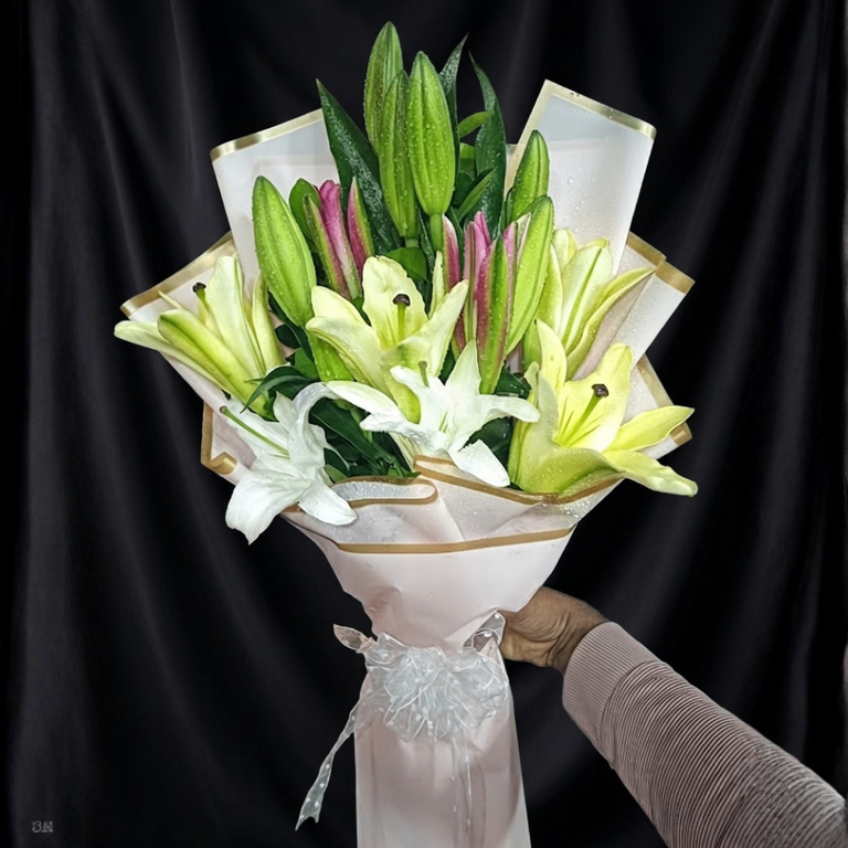 Premium Mixed Lily Handy Bouquet - Image 2