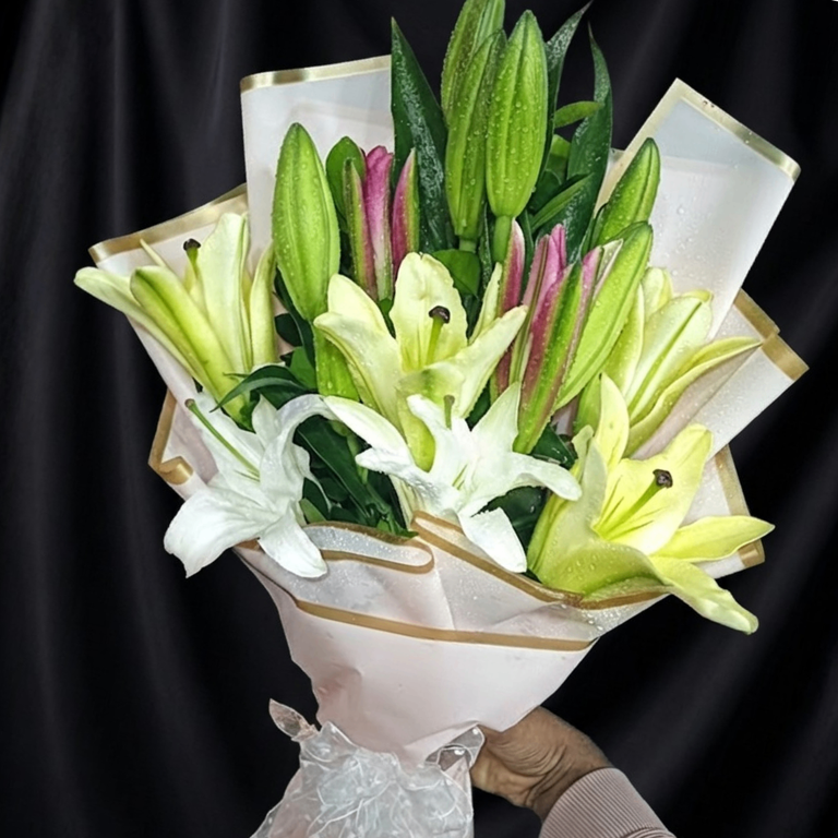 Premium Mixed Lily Handy Bouquet - Image 3