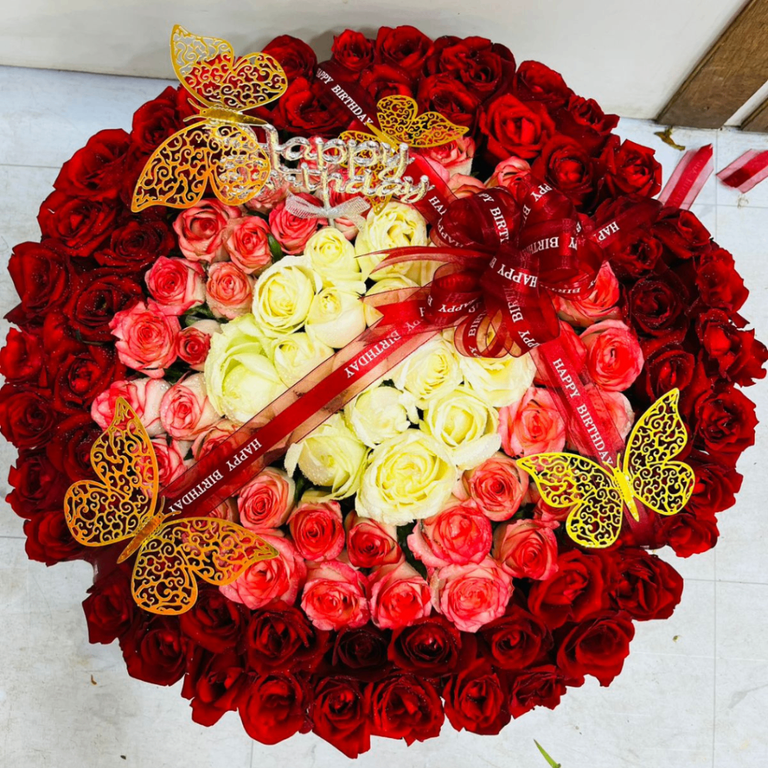 Premium Mixed Color Rose Round Basket - Image 4
