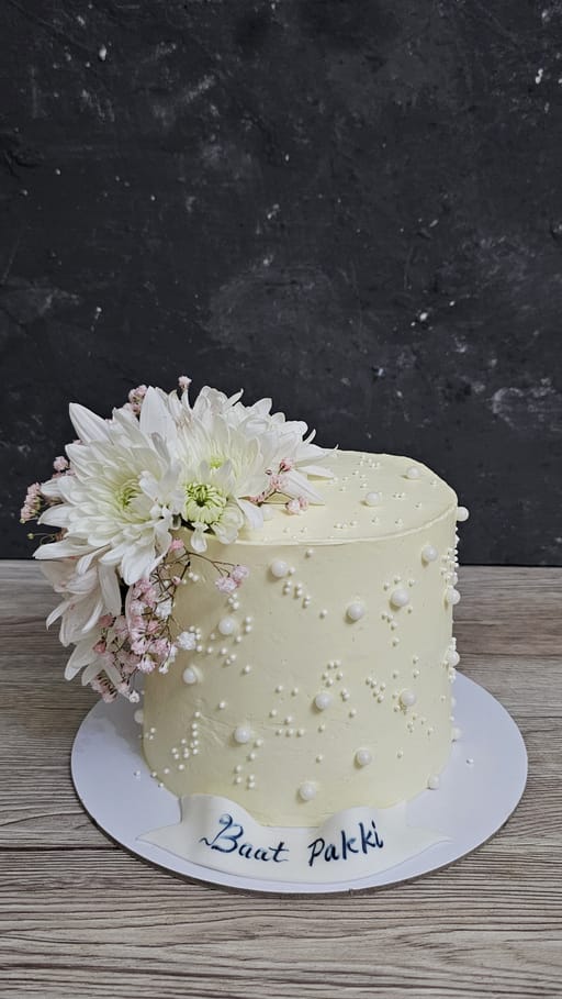 Congratulatory cakes