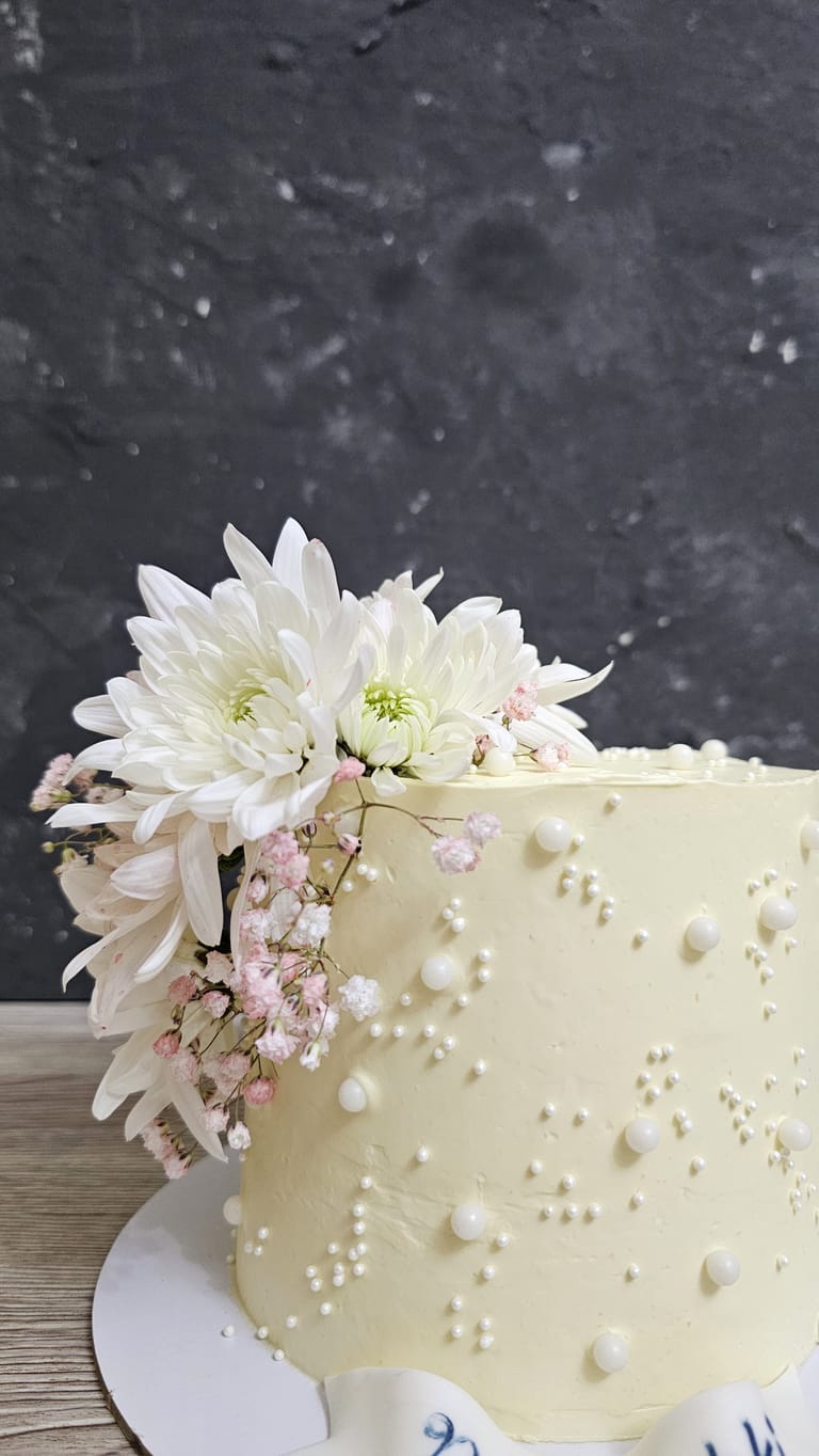 Congratulatory cakes - Image 2