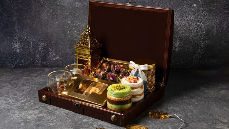 Luxury Wooden Treasure Dessert Box - Image 1