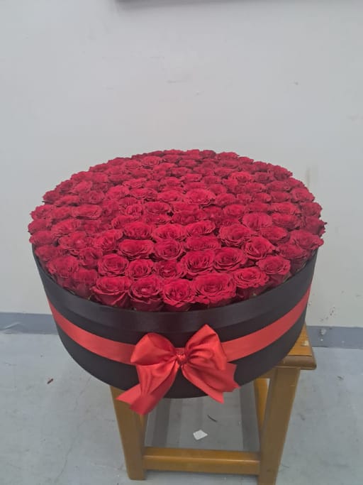 201 Roses Luxury Box