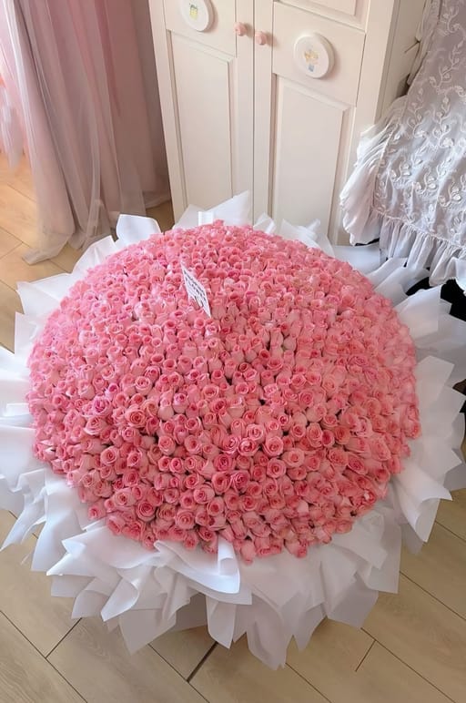 201 Premium Pink Grand Bouquet