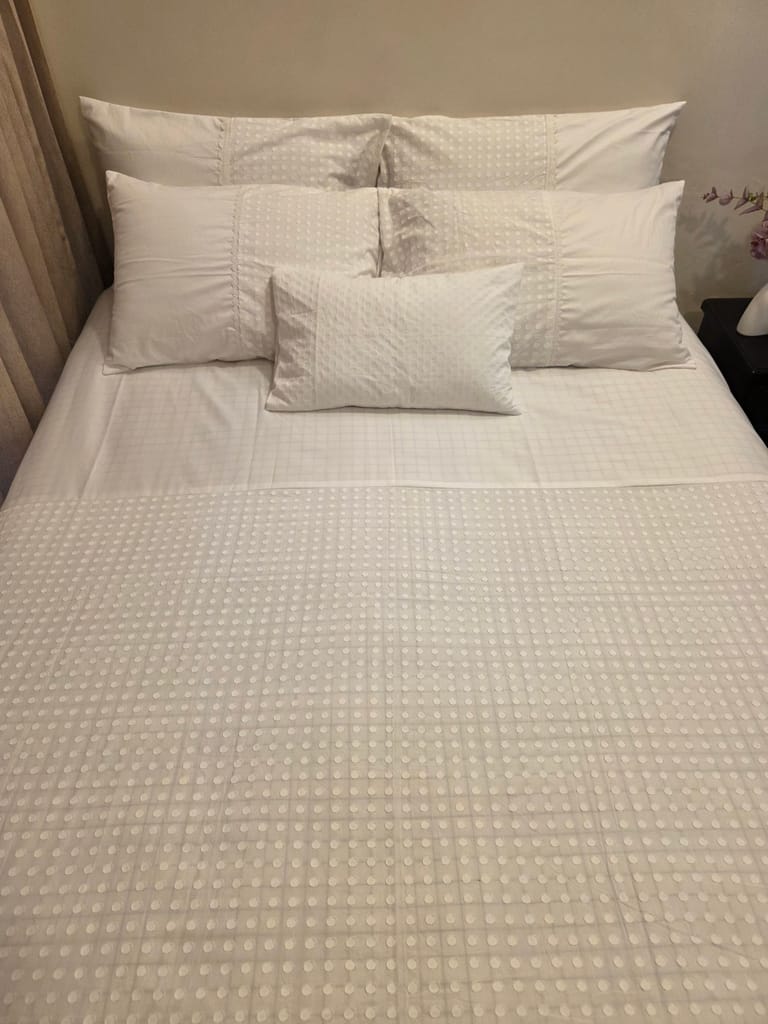 Dreamy White - Image 2