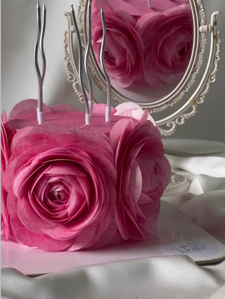 Flower Wafer Paper Cake - Image 3