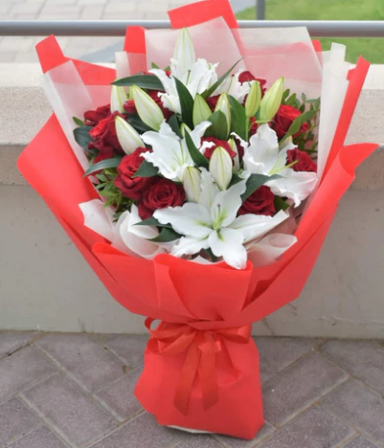 SWEET LOVE BOUQUET - Image 1